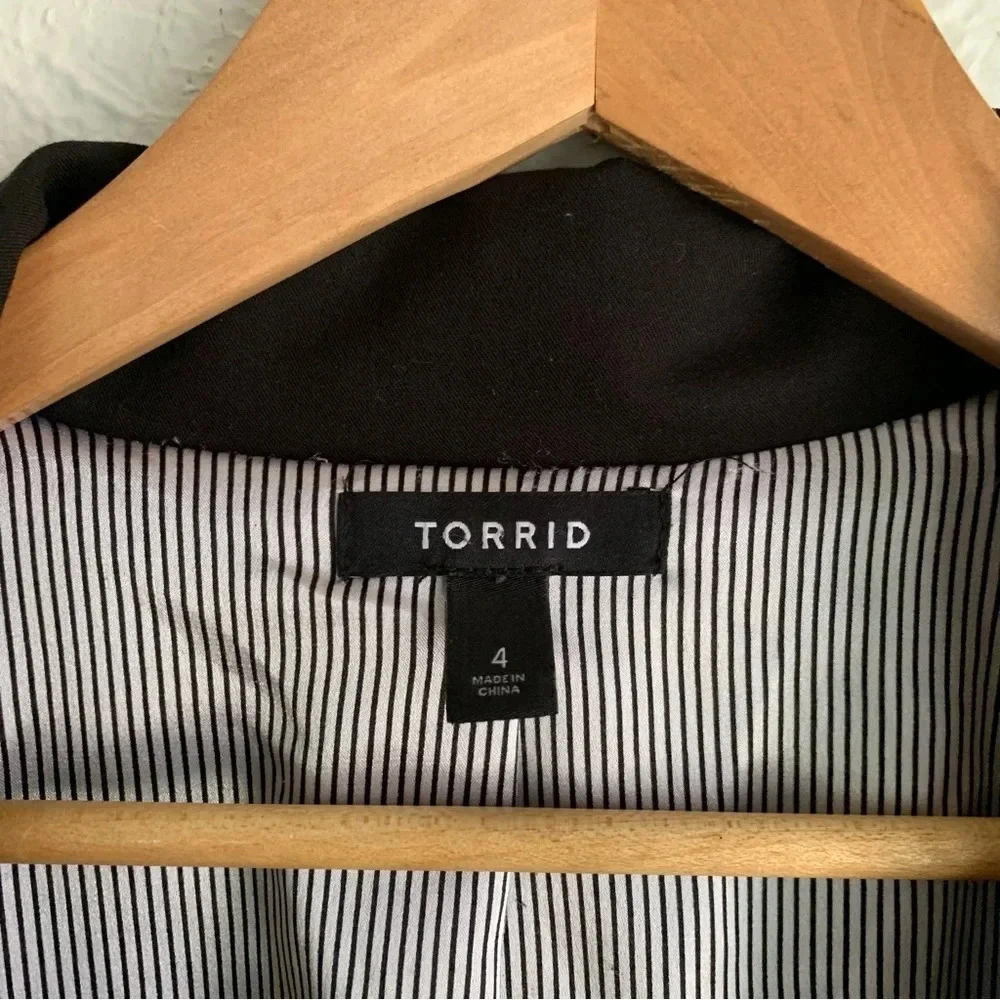Torrid Studio Gabardine Madison Blazer Black Sz 4 - Picture 5 of 7